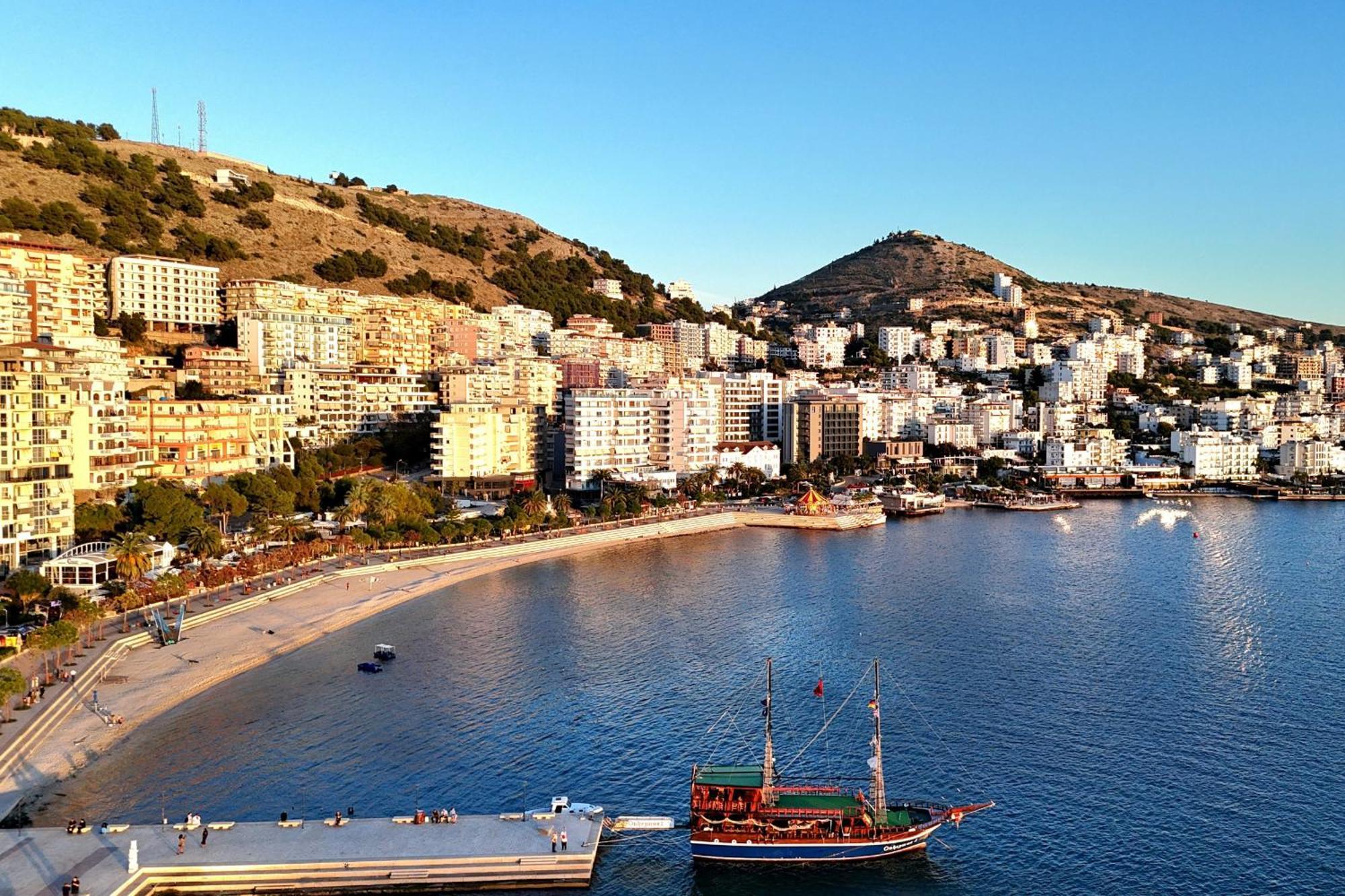 Svein Apartment Sarande Luaran gambar