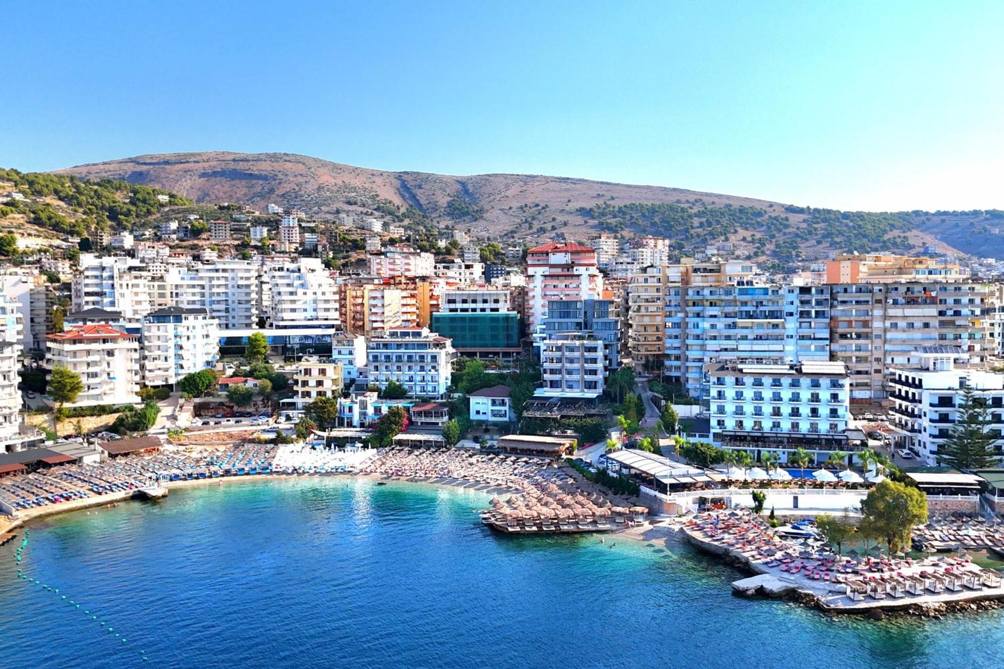Svein Apartment Sarande Luaran gambar