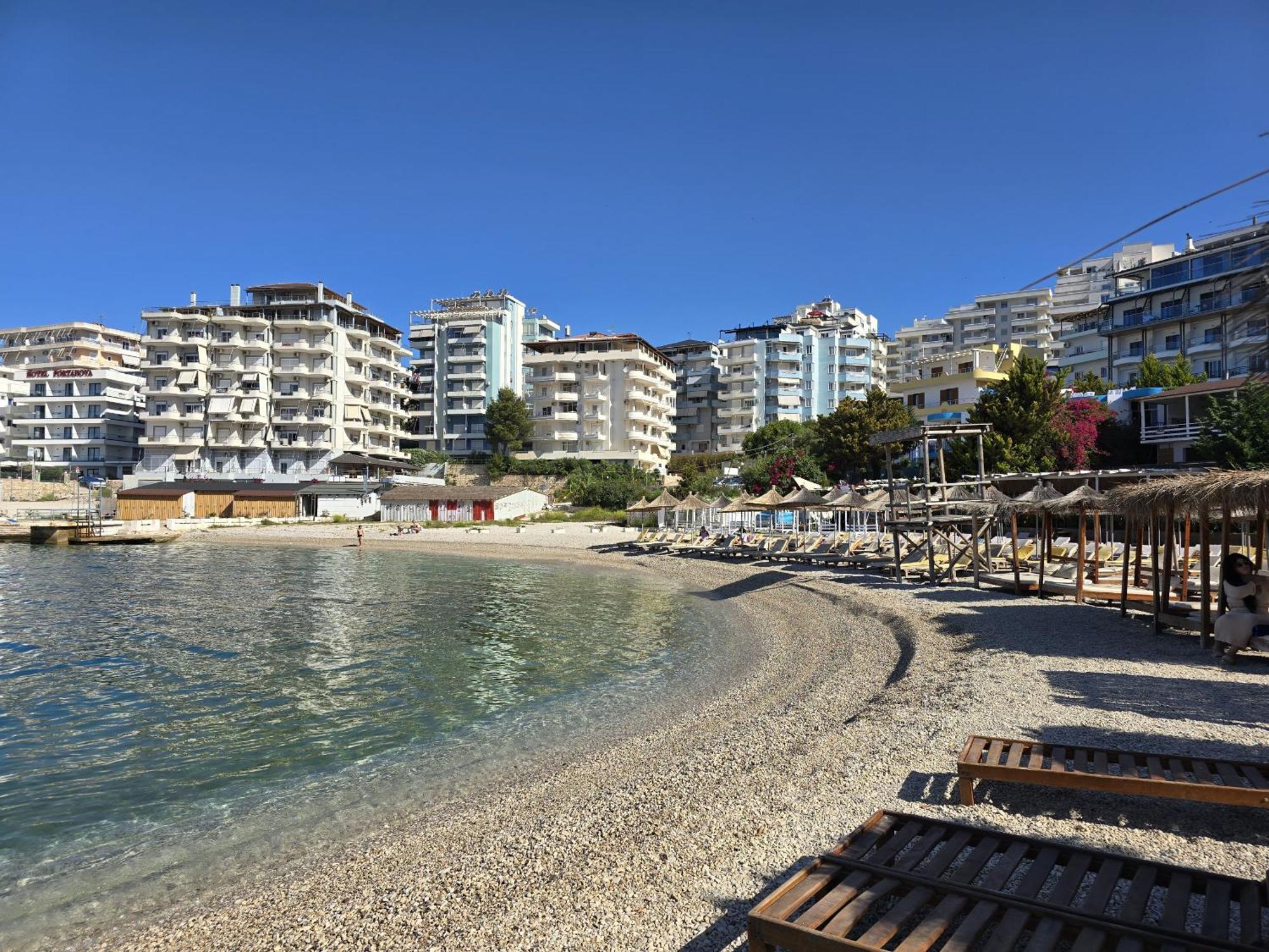 Svein Apartment Sarande Luaran gambar