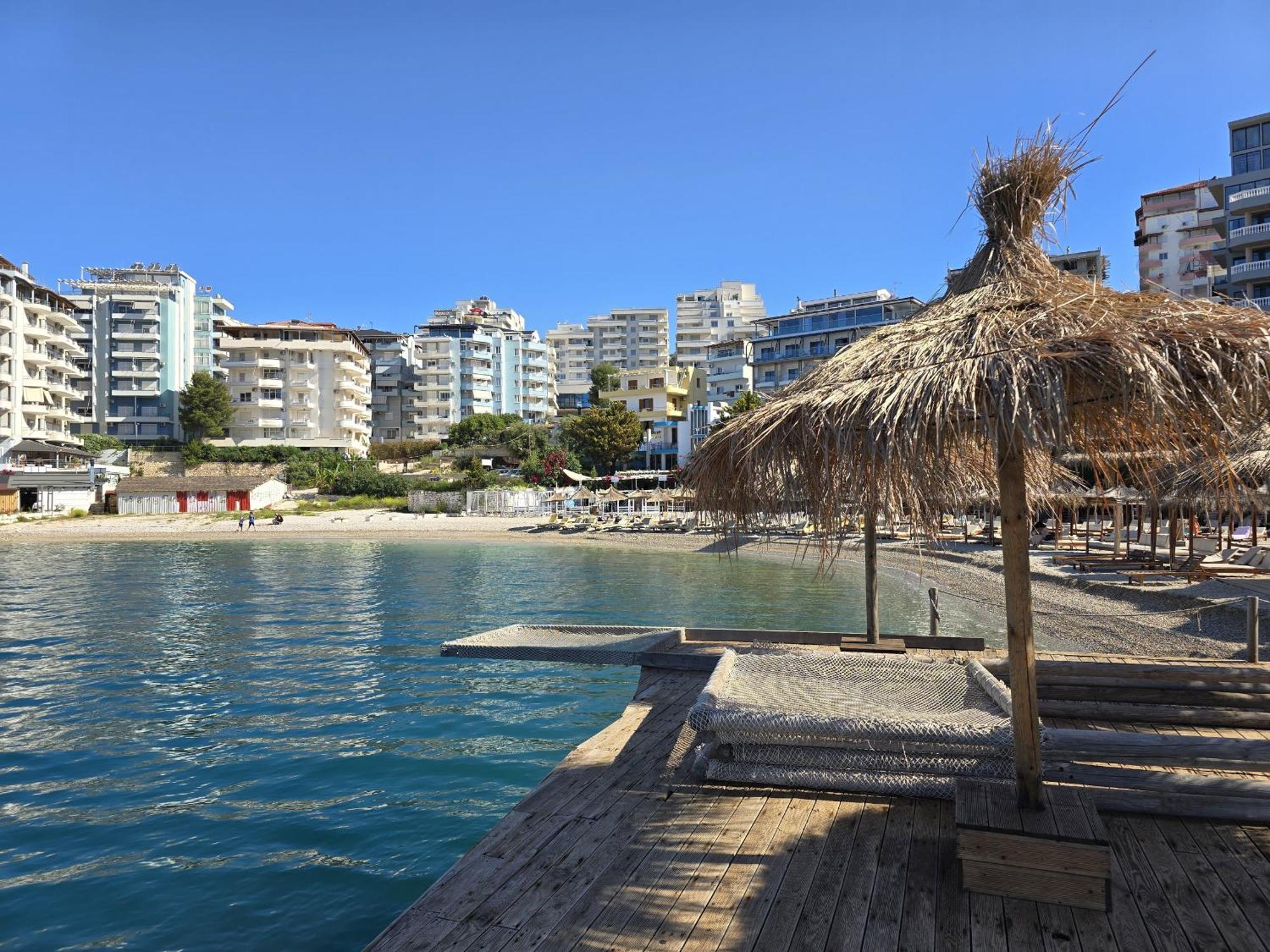 Svein Apartment Sarande Luaran gambar